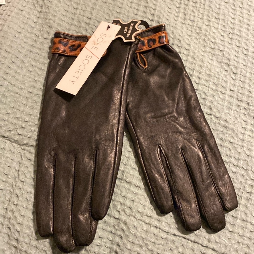 NWT Sole Society women’s leather gloves